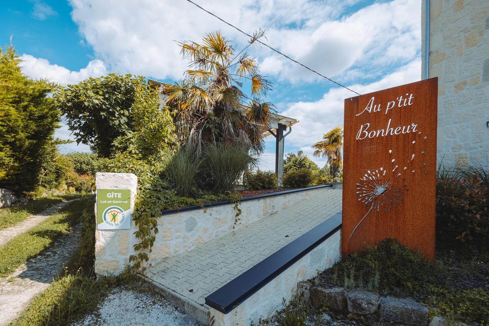 Villa Au Petit Bonheur Avec Clim - Hameau Au Calme - Piscine Chauffee - Petanque Moncrabeau Esterno foto